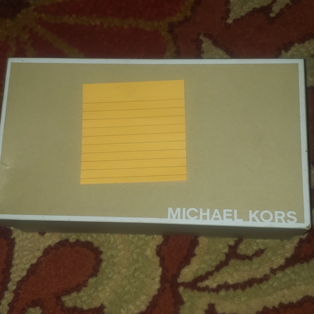 Michael Kors womens "Natty" camel pumps